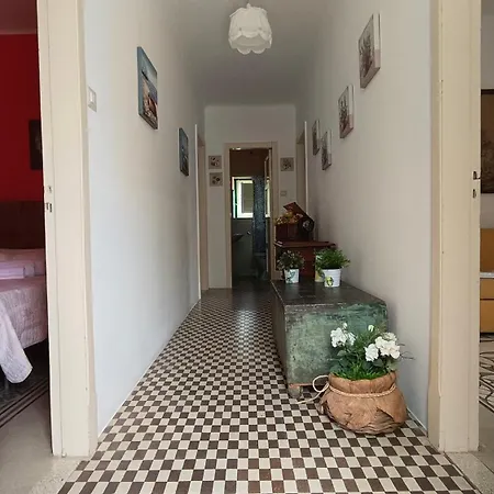 Nino Petrelli Lägenhet Naso