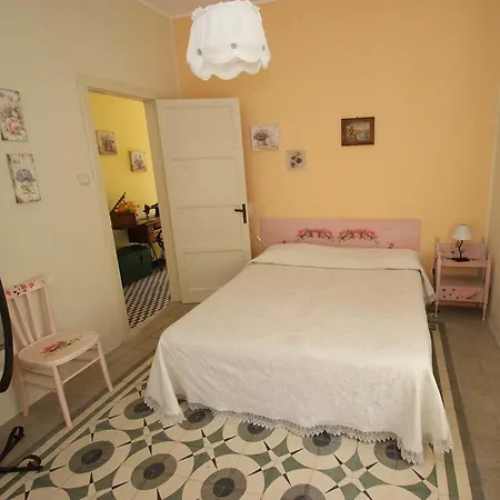 Nino Petrelli Appartement Naso